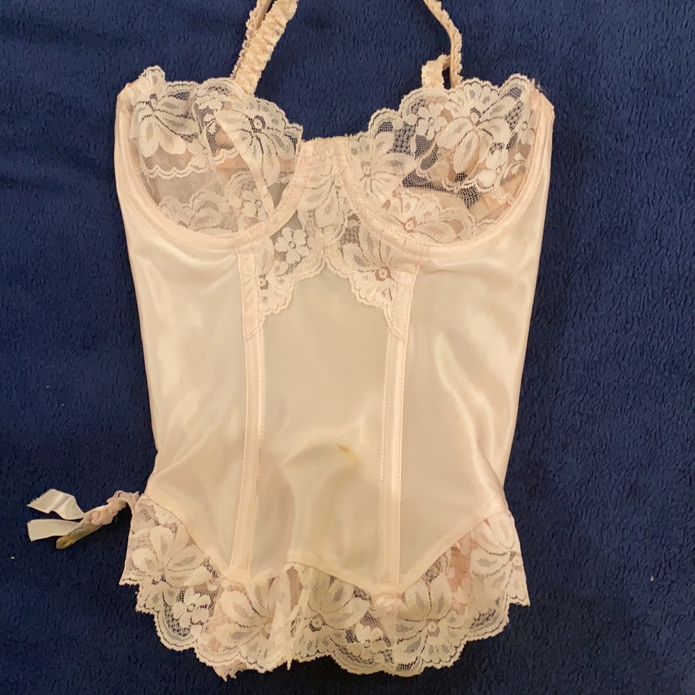 Victoria’s Secret Vintage Pink Lace Corset NWT